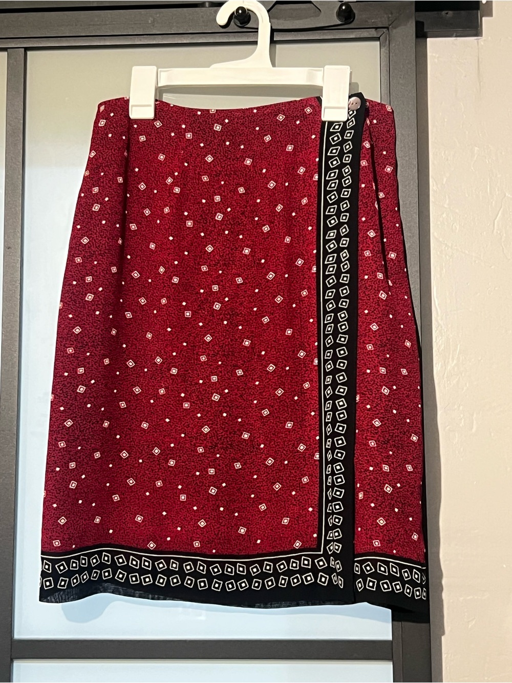 Vintage 90s Charter Club Red Geometric Wrap Skirt Rayon Size 6
